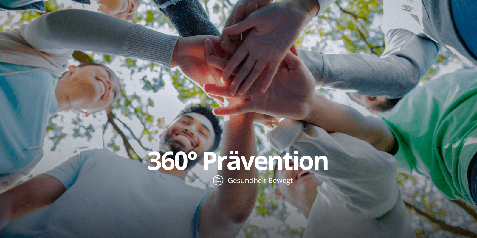 Haende-treffen-sichsymbolisieren-ganzheitliche-corporate-health-gesundheit-bewegt