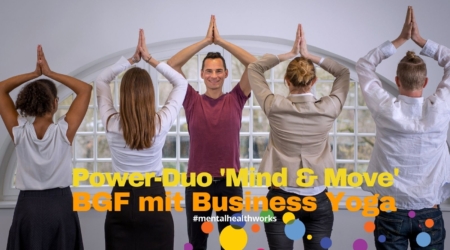 Mitarbeitergruppe-aktive-pause-business-yoga