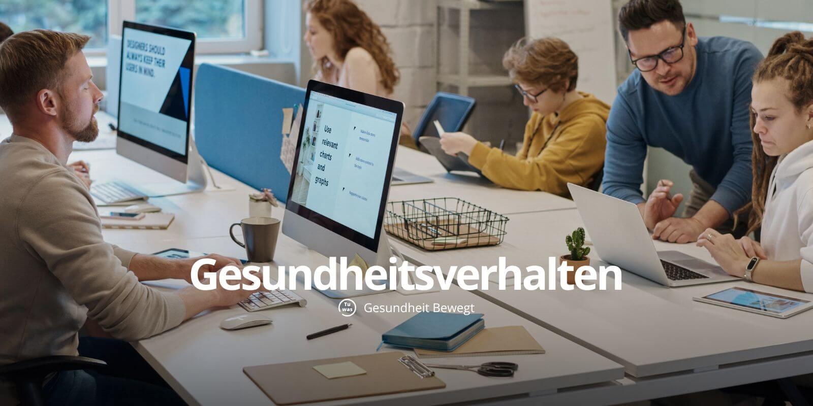 Gruppe-sitzender-menschen-im-Buero